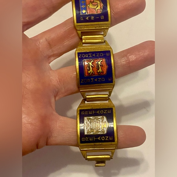 Vintage WWII Commemorative Panel Bracelet - Picture 2 of 15